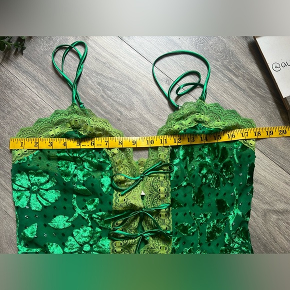 Victoria's Secret Vintage Gold Label Emerald Green Brocade Lace Teddy Bodysuit L - Picture 7 of 13